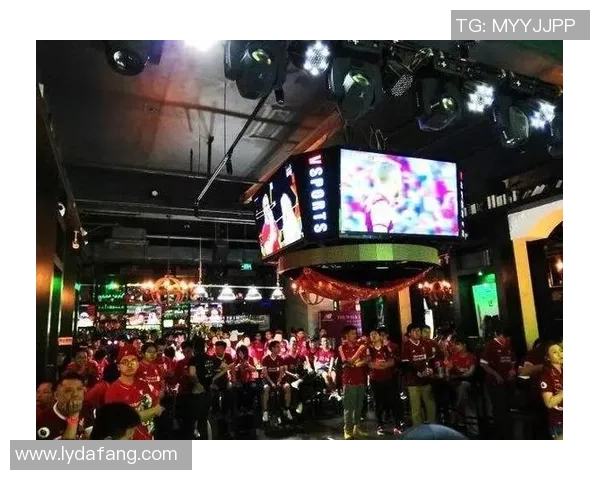 酒吧里的足球球星们：他们在赛场外的生活和风采